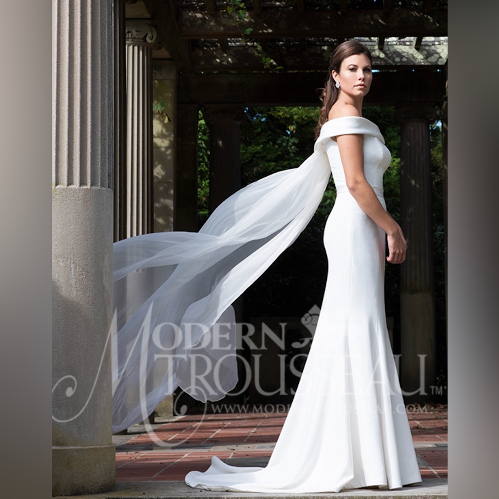 Modern Trousseau Olympia Wedding Dress. NWT.